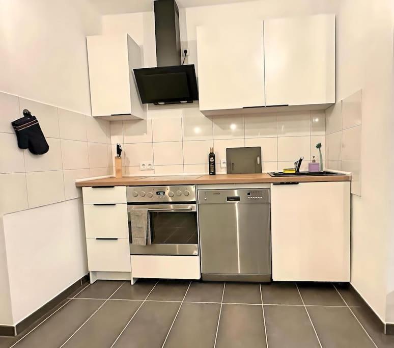Urban & Chic: 2Bdr, Parkplatz Apartment Witten Ngoại thất bức ảnh