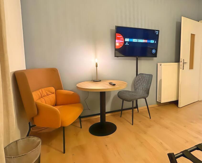 Urban & Chic: 2Bdr, Parkplatz Apartment Witten Ngoại thất bức ảnh
